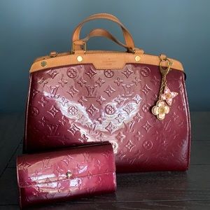 Louis Vuitton Shoulder Bag with jewelry and wallet